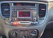 KIA Rio 11