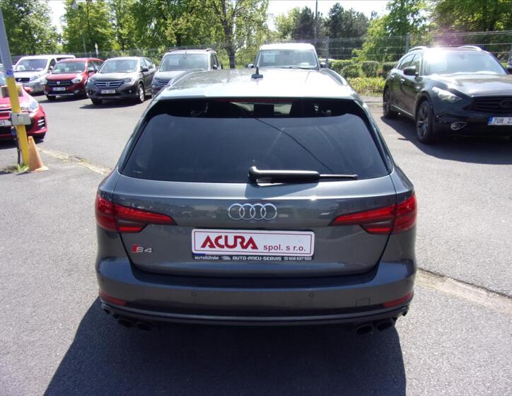 Audi S4 4