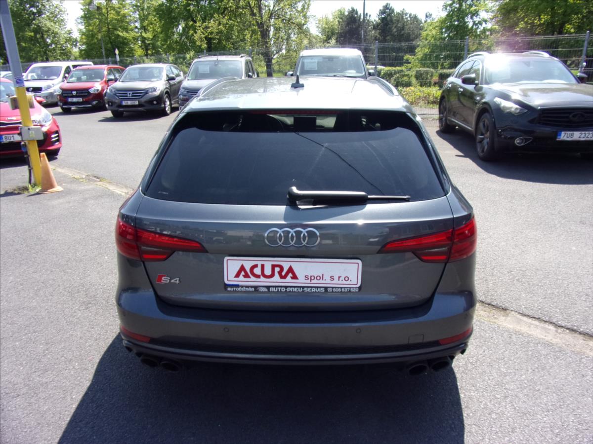 Audi S4