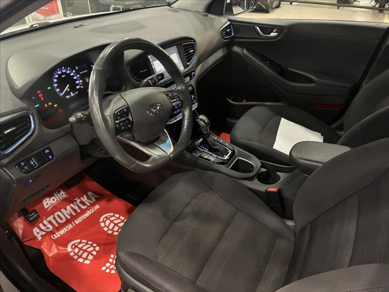 Hyundai IONIQ 13