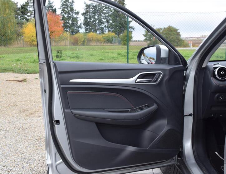 MG ZS 26