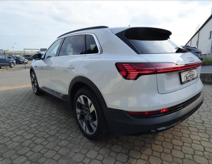 Audi e-tron 5