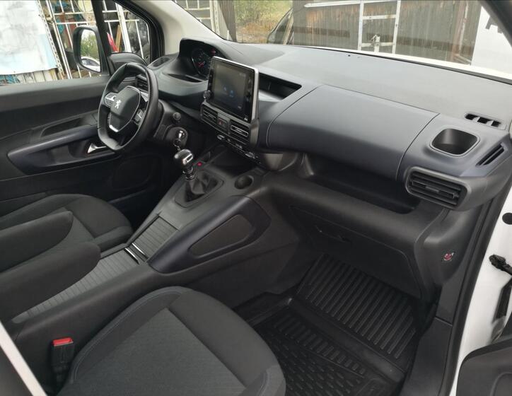 Peugeot Rifter 12