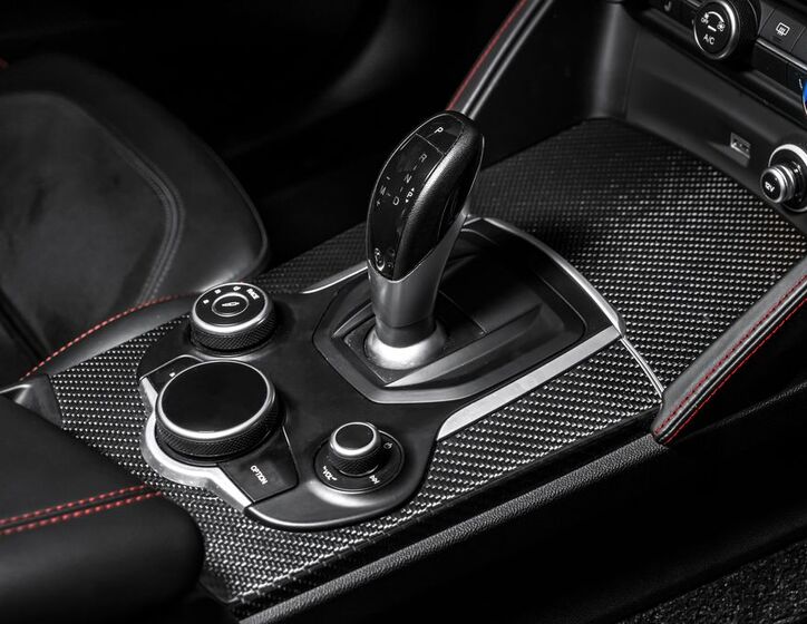 Alfa Romeo Stelvio 21