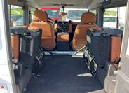 Land Rover Defender 5