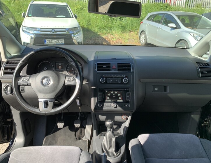 Volkswagen Touran 9