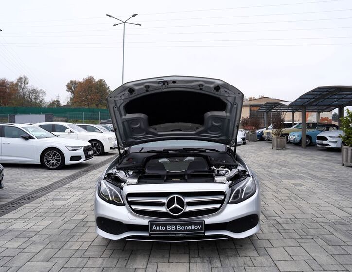 Mercedes-Benz Třídy E 9