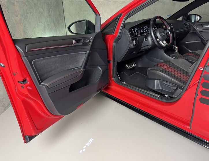 Volkswagen Golf 21