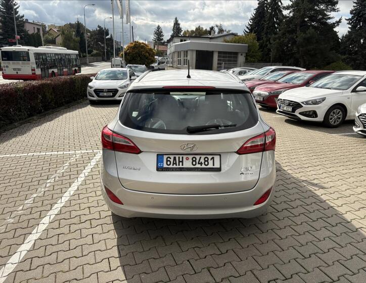 Hyundai i30 4