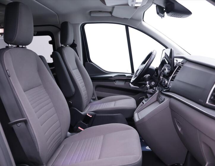 Ford Tourneo Custom 14