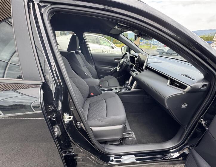 Toyota Corolla Cross 7