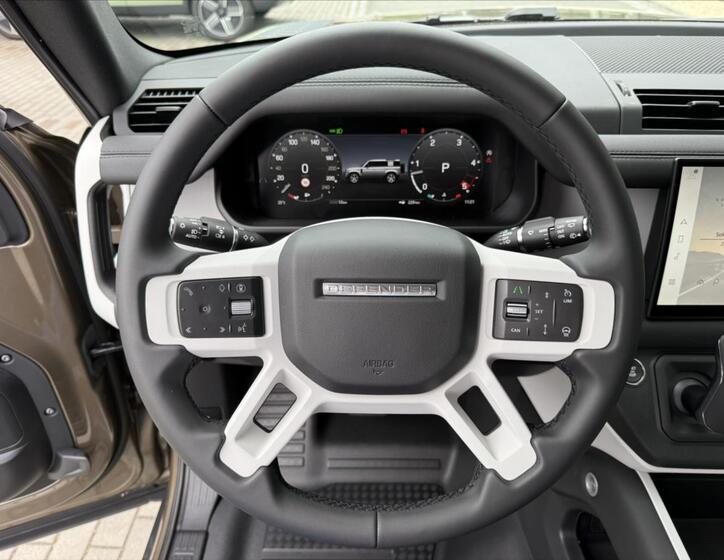 Land Rover Defender 14