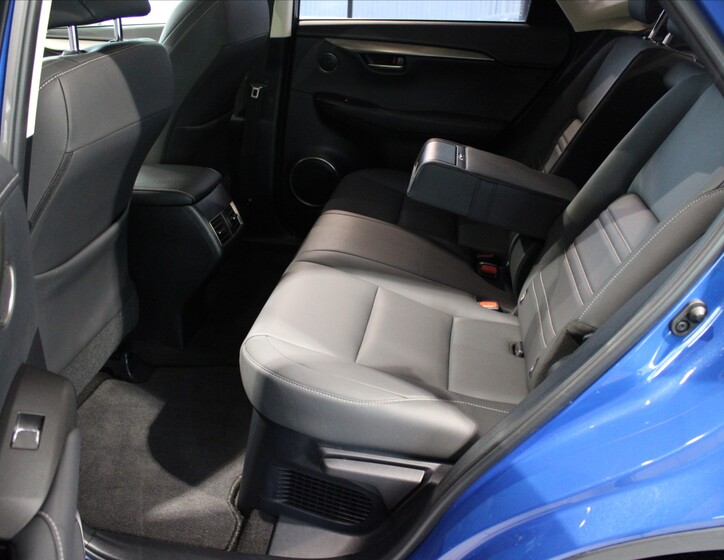 Lexus NX 300h 8