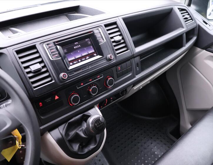 Volkswagen Transporter 18