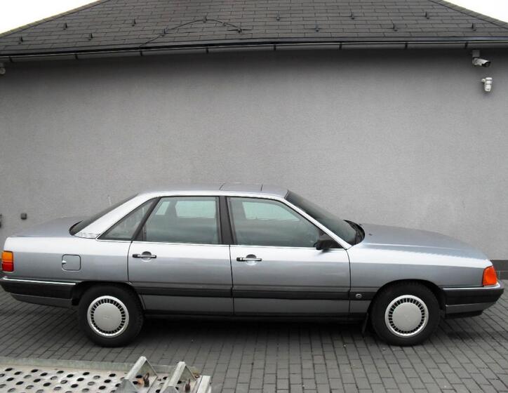 Audi 100 6