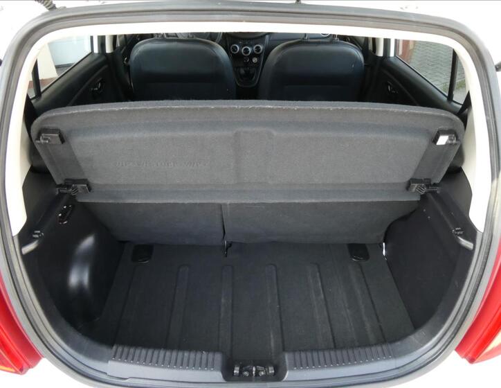 Hyundai i10 22