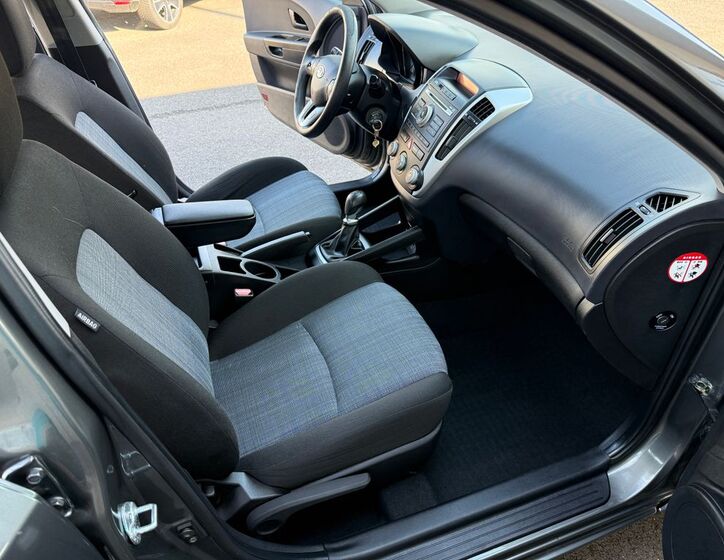 KIA Ceed 10