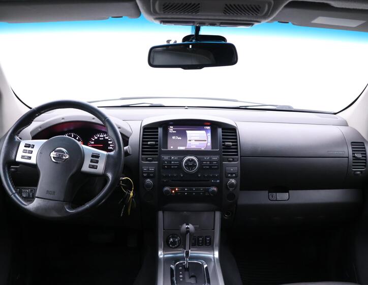 Nissan Navara 33