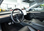 Tesla Model 3 6