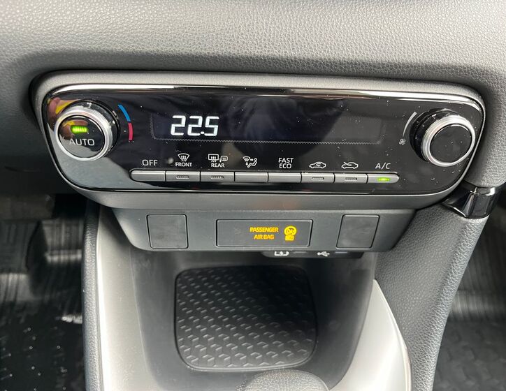 Toyota Yaris 23