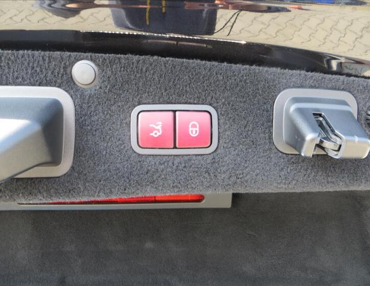 Mercedes-Benz Třídy S 12