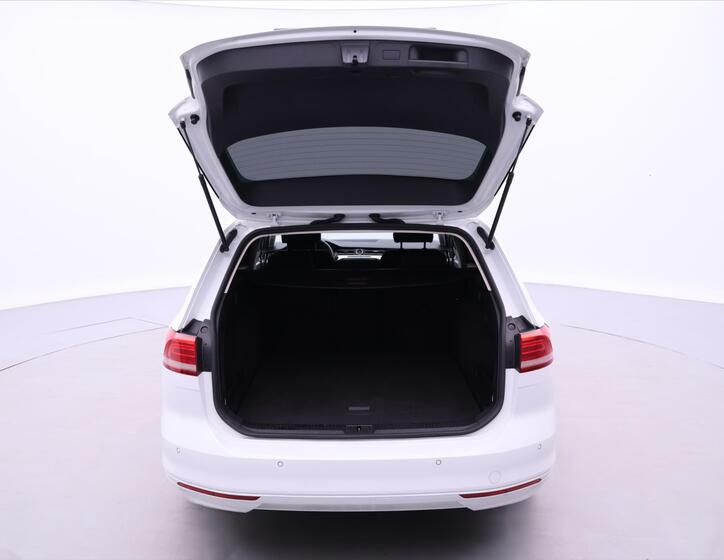 Volkswagen Passat 9