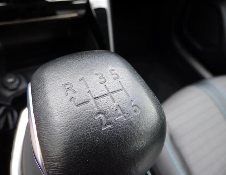 Peugeot 208 37