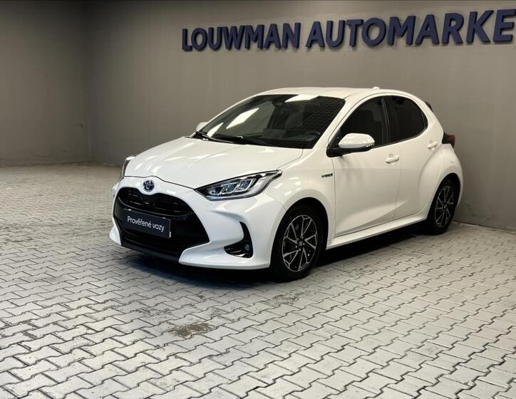Toyota Yaris 1