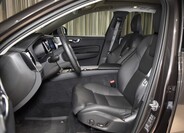 Volvo XC60 8