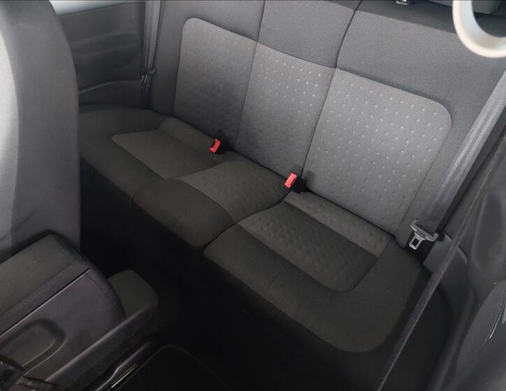 Volkswagen New Beetle 17