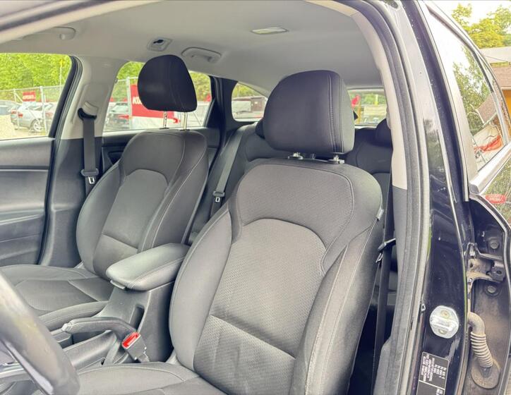 Hyundai i30 16