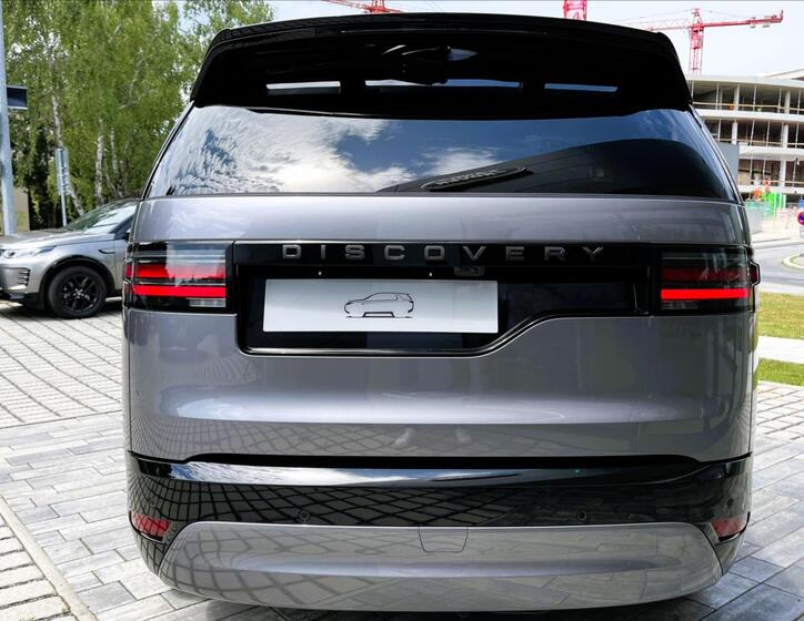 Land Rover Discovery 5