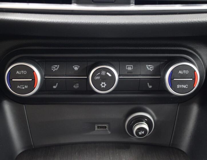 Alfa Romeo Stelvio 26