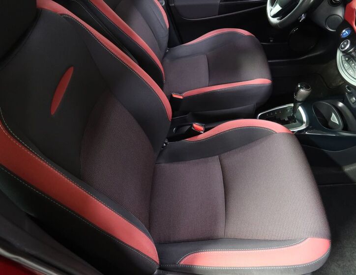 Toyota Yaris 13