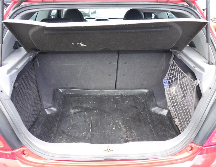 Nissan Almera 14