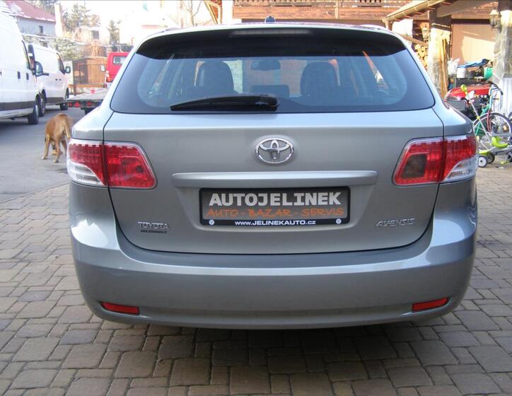 Toyota Avensis 4
