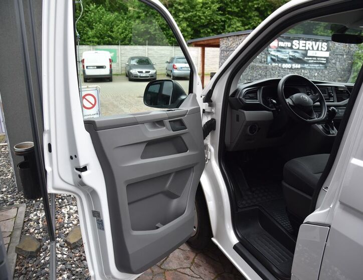 Volkswagen Transporter 9