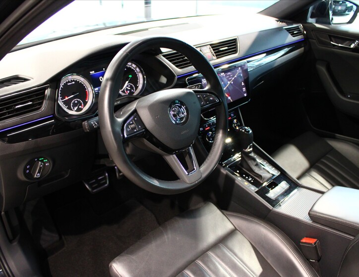 Škoda Superb 16