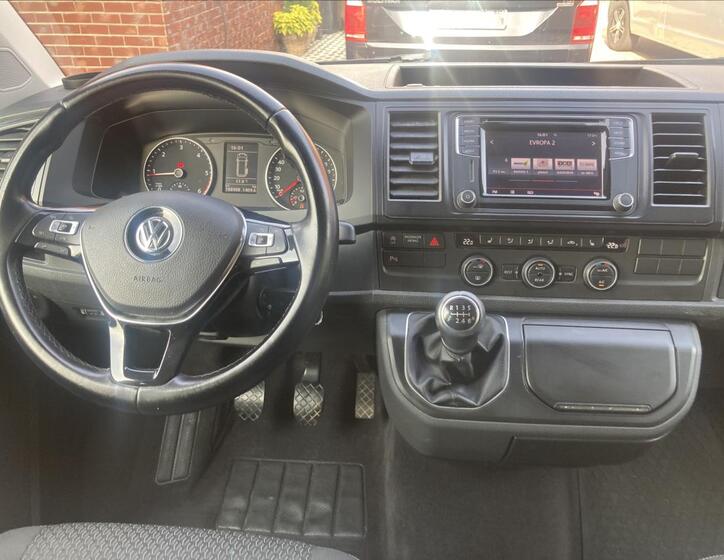 Volkswagen Multivan 17