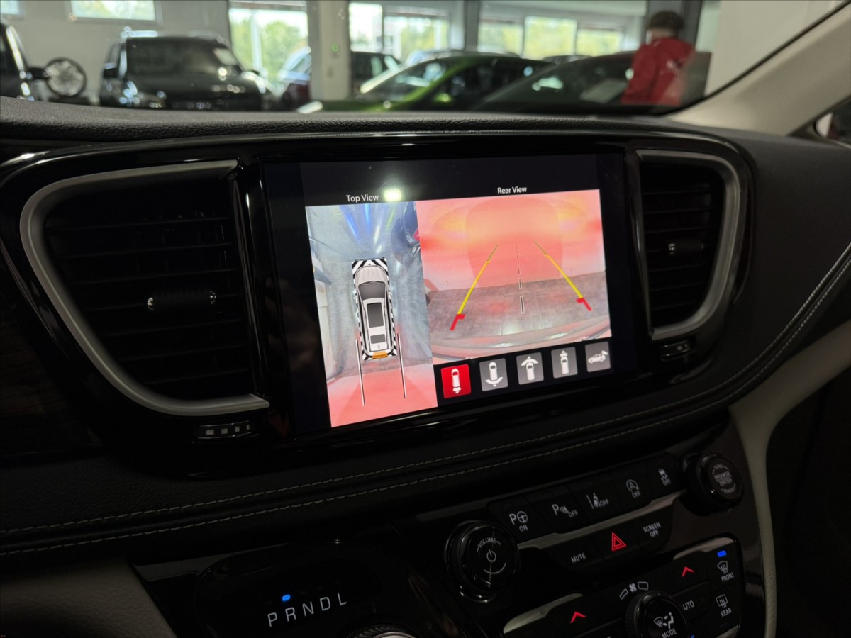 Chrysler Pacifica