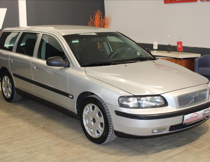 Volvo V70 4