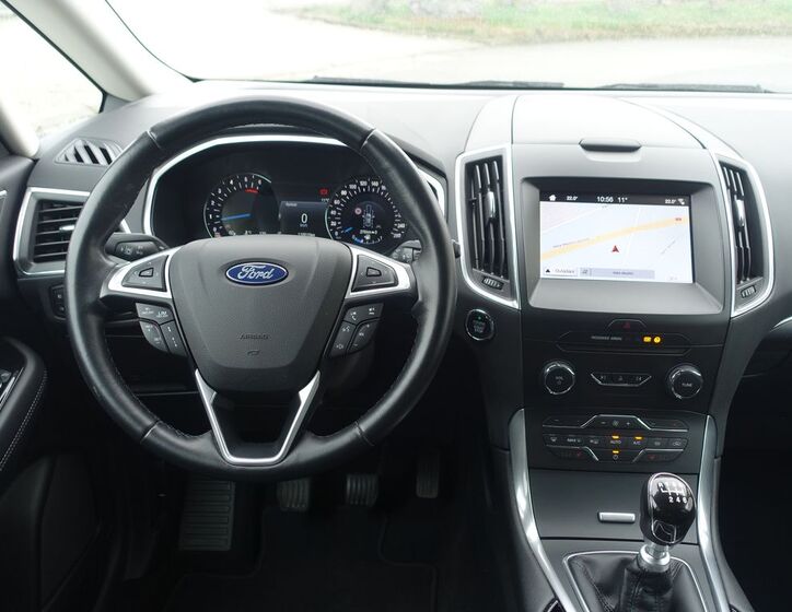 Ford S-MAX 8
