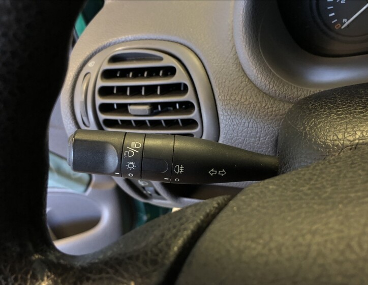 Peugeot 206 17