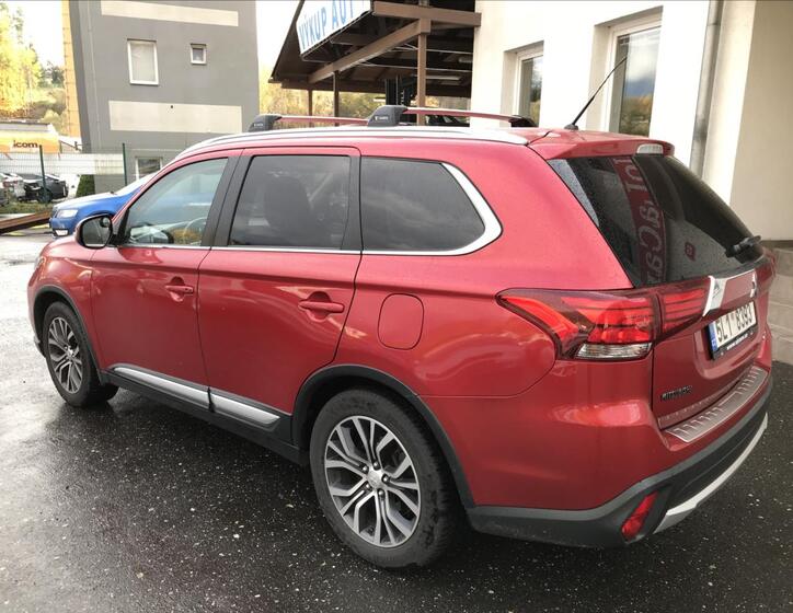 Mitsubishi Outlander 6