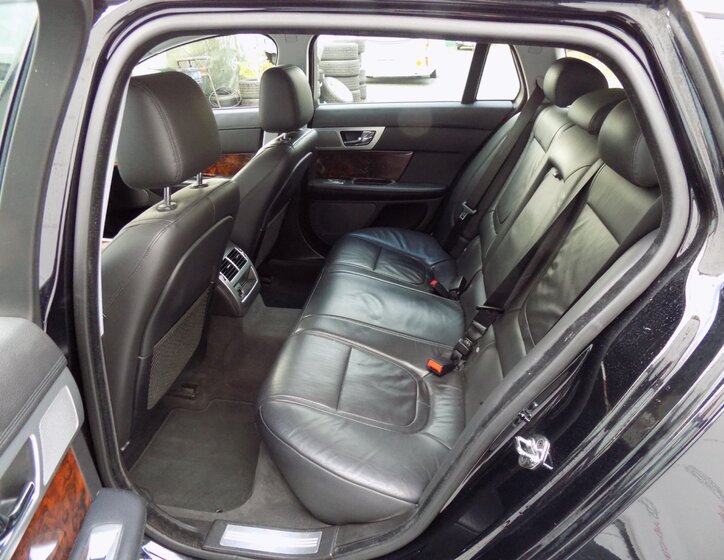 Jaguar XF 10