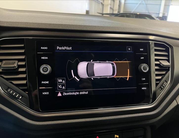 Volkswagen T-Roc 13