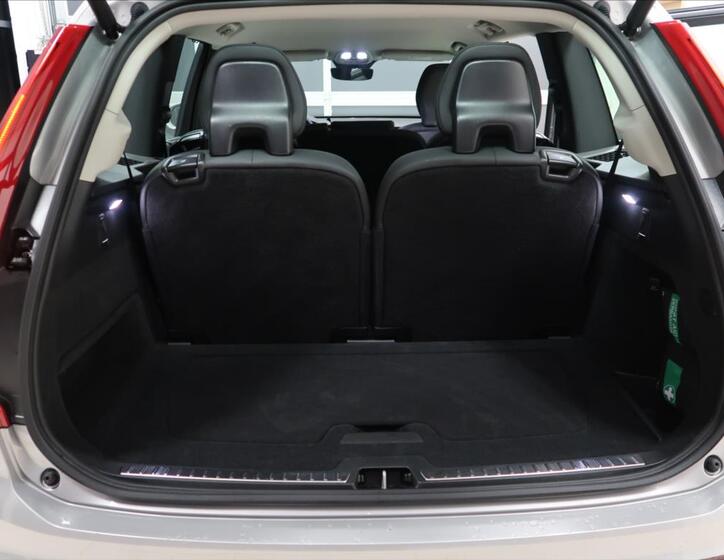 Volvo XC90 9