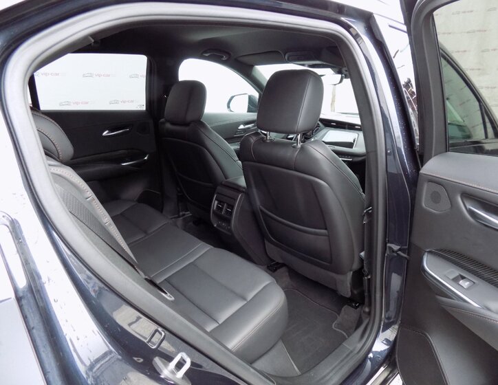 Cadillac XT4 19