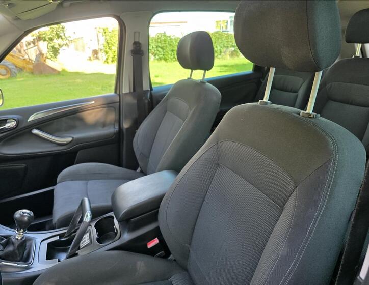 Ford S-MAX 10