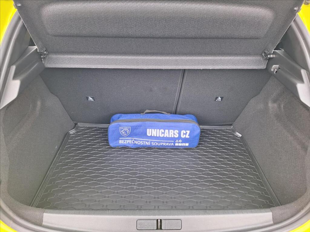Peugeot 208 13